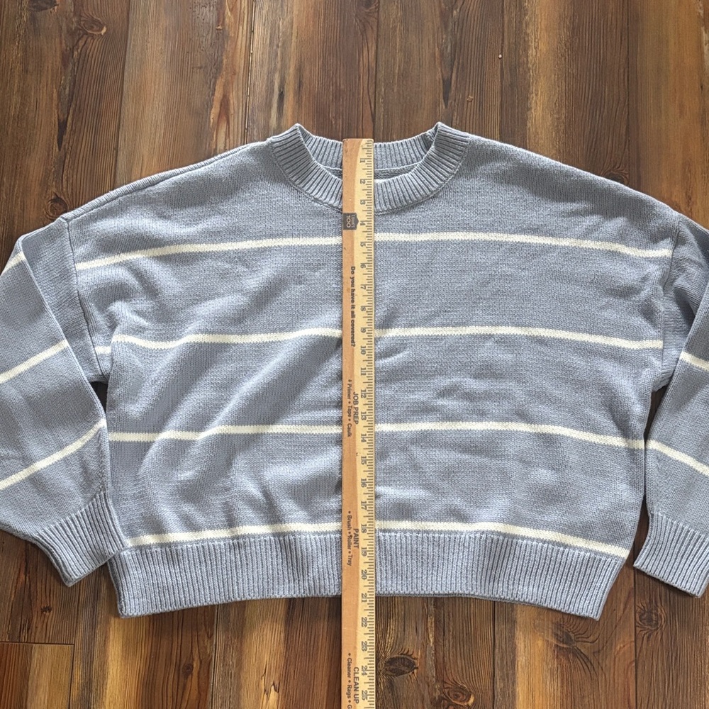 Hollister Women's Blue & Soft White Boxy  Striped Crewneck Sweater XL - Picture 3 of 5